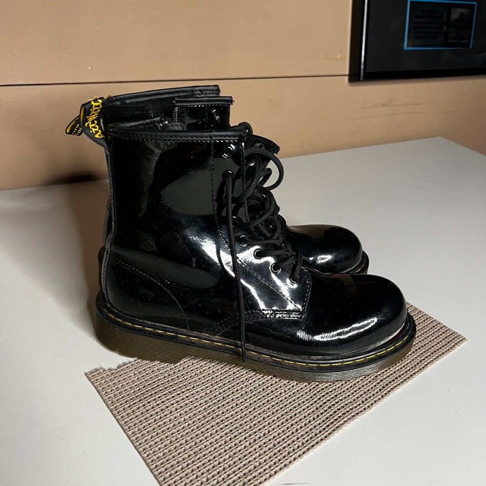 Dr. Martens Delaney V Black Patent Leather Lace Up Side Zip Boots US 6 EU 38